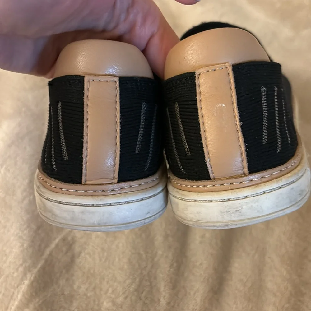 Ugg Sammy slip ons black/ mesh sz 7 - Picture 2 of 5